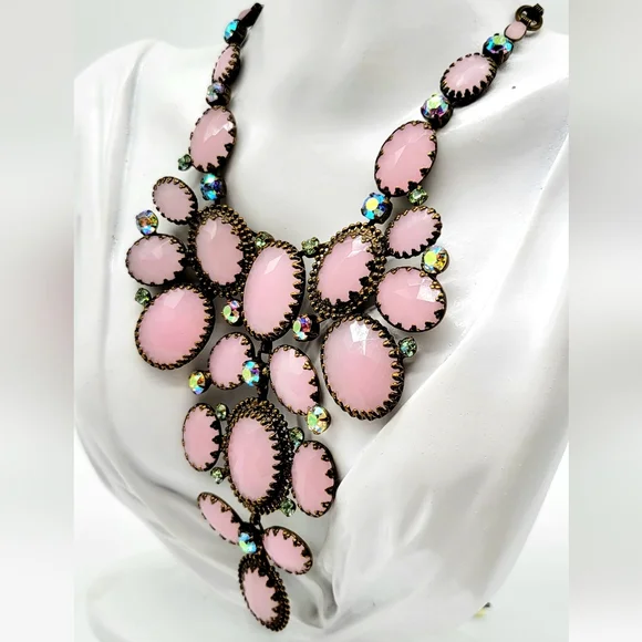 Sorrelli Rose Quartz + Aurora Borealis Swarovski Crystal Oval Statement Necklace - Picture 7 of 13